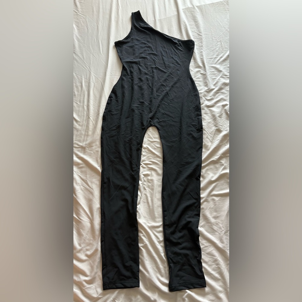 SHEIN Elegant Black Garment